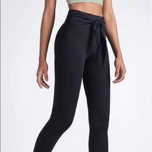 Lululemon Align Pant 28" *Wrap Waist size 8